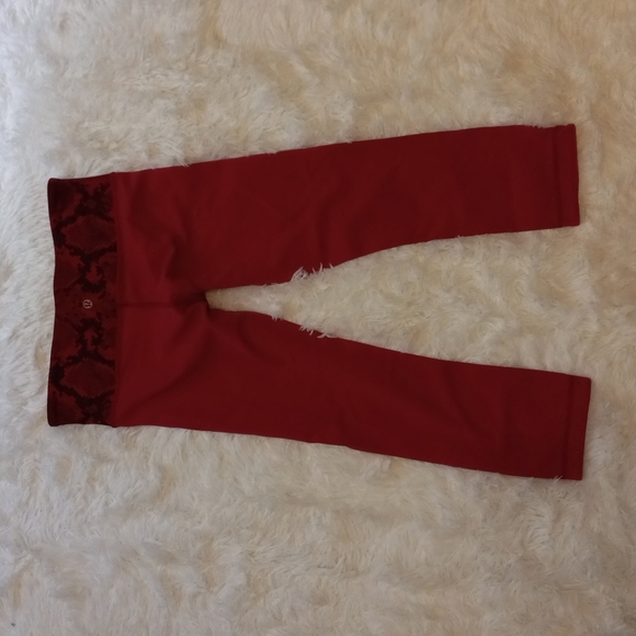 Lululemon Women's Capri Yoga Leggings Size 6 - Picture 4 of 5